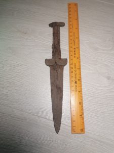 Pumnal de tip Akinakes