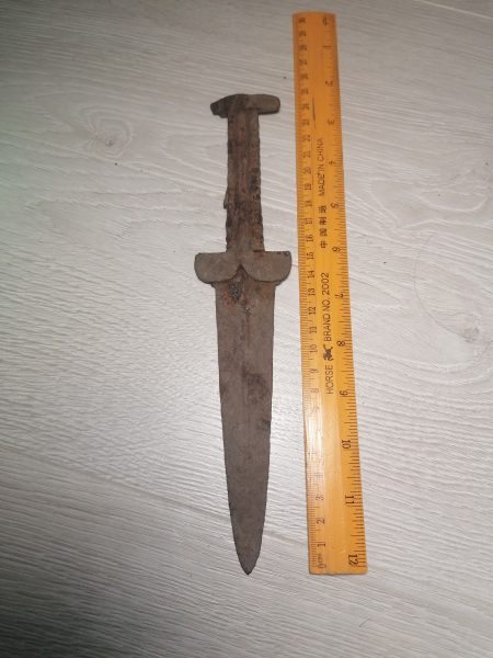 Pumnal de tip Akinakes
